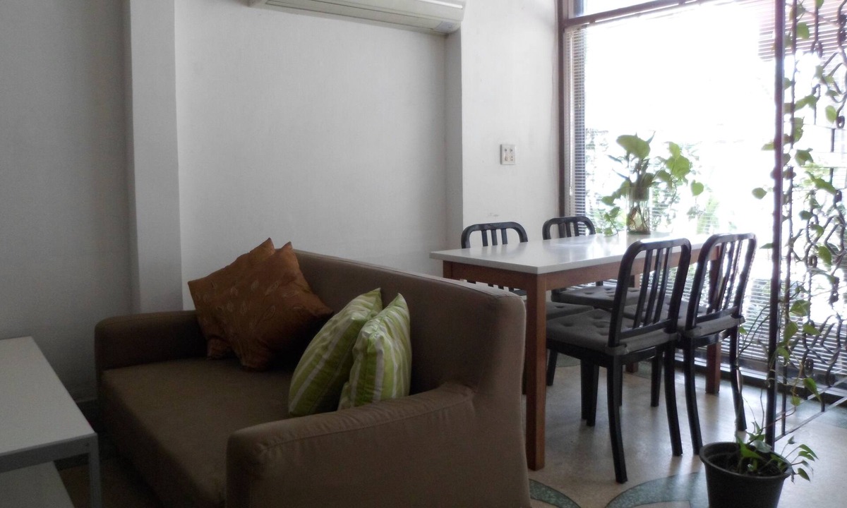 Chan Kasem House | Entire townhouse for 10 in Chatuchak area near Lat Phrao Subway Station