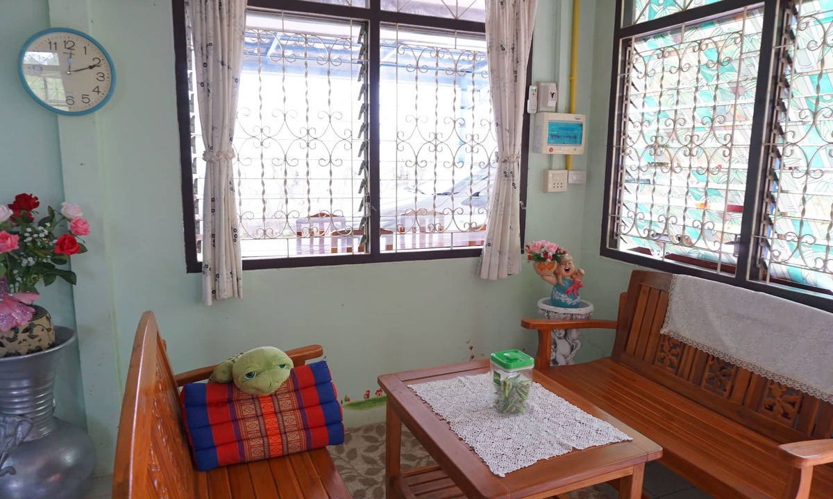 Makham Tia House | Garden Homestay Suratthani
