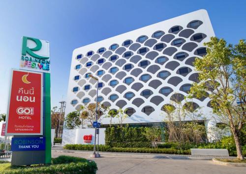 Si Racha Hotel | GO Hotel Bowin at Robinson Lifestyle Bowin