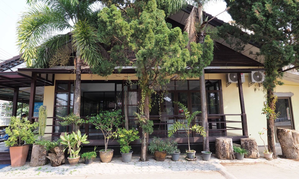 Ban Du Hotel | Goldenville