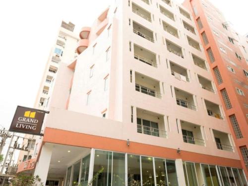 Huay Kaew Hotel | Grand Living Residence