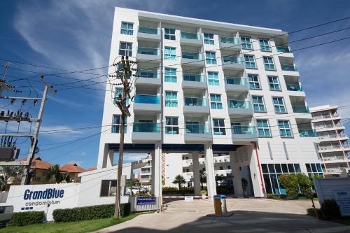 Kram Apartment | Grandblue Condo by malai 4
