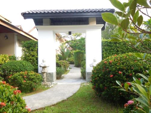 Karon House | Holiday Village And Natural Garden Resort