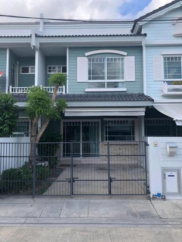Pom Prap Sattru Phai Apartment | Home DranWit