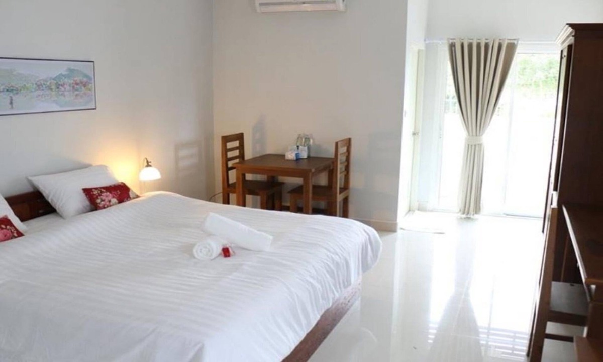 Bang Phra Hotel | Iyara residence