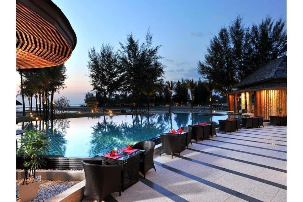 Khao Lak Villa | Jacuzzi Villa in Khao Lak with a romantic outdoor Jacuzzi JV#14