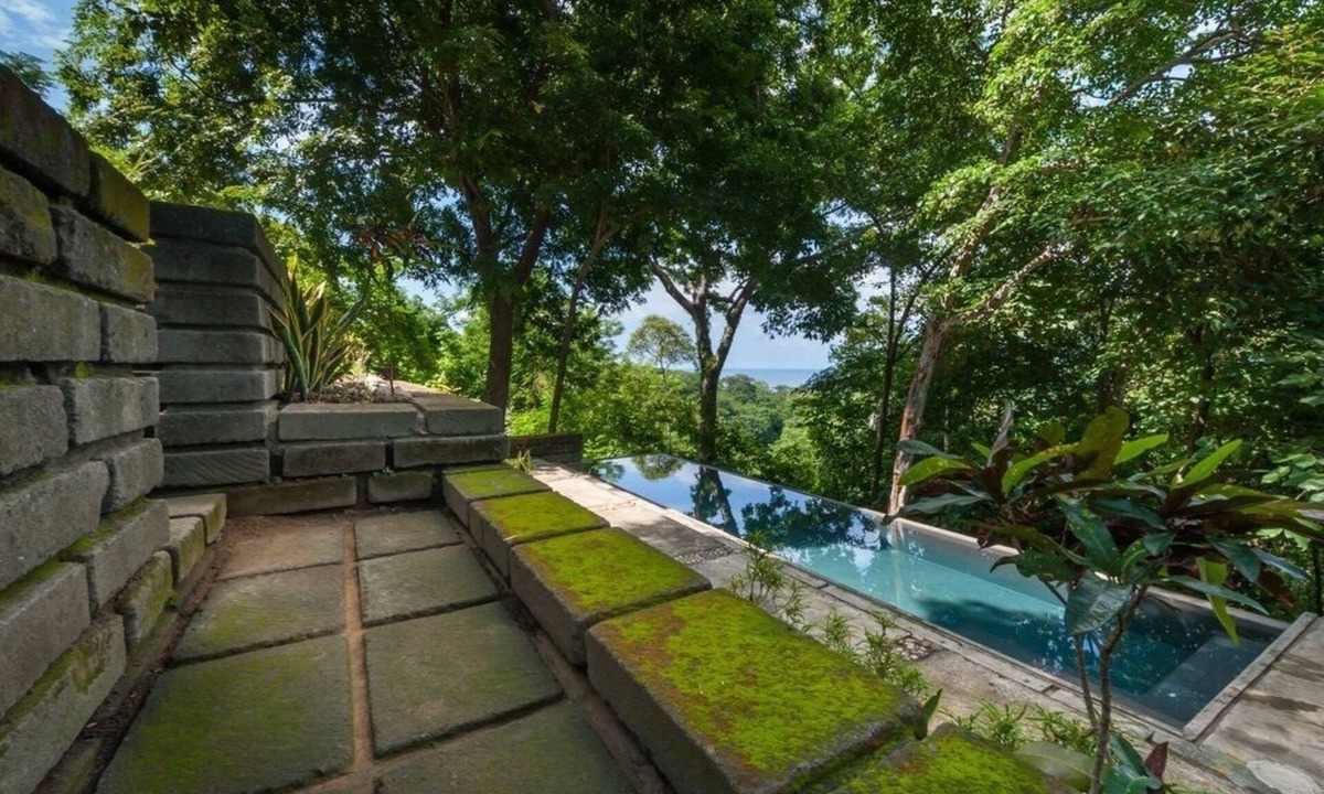 San Juan del Sur Villa | Jungle Villa with ocean view, shared infinity pool, wildlife, open-air living.