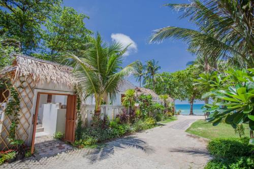 Chaweng City Center Resort | King's Garden Resort - SHA Plus