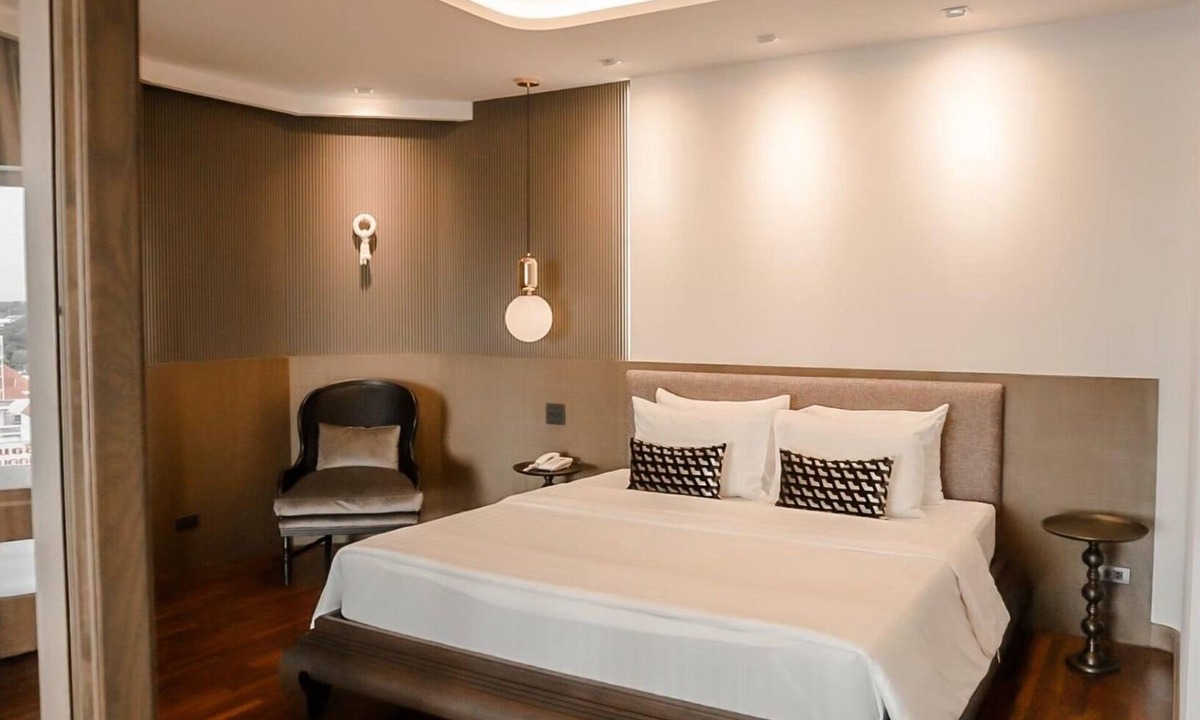 Samphao Lom Hotel | Krungsri River Hotel