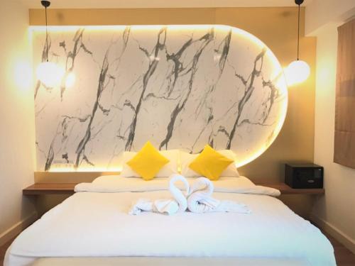 Pak Nam Bed & Breakfast | La La Moon Krabi Poshtel'n' Pool