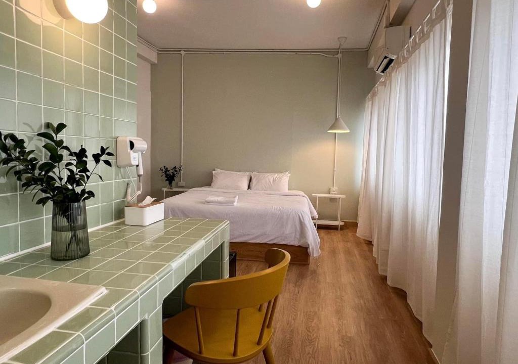 Salaya Hotel | La Moon House