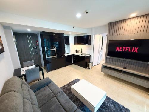 Central Pattaya Apartment | Large luxury condo - Pattaya City Centre - Centara Avenue - 101