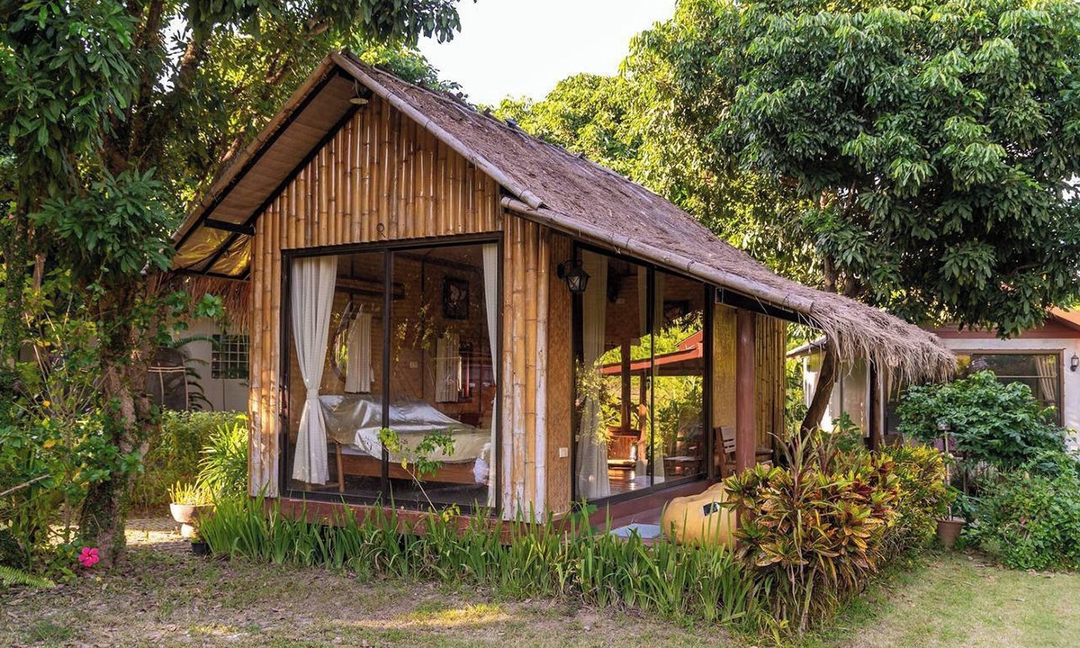 Ban Pong Hotel | Lion Cafe Resort