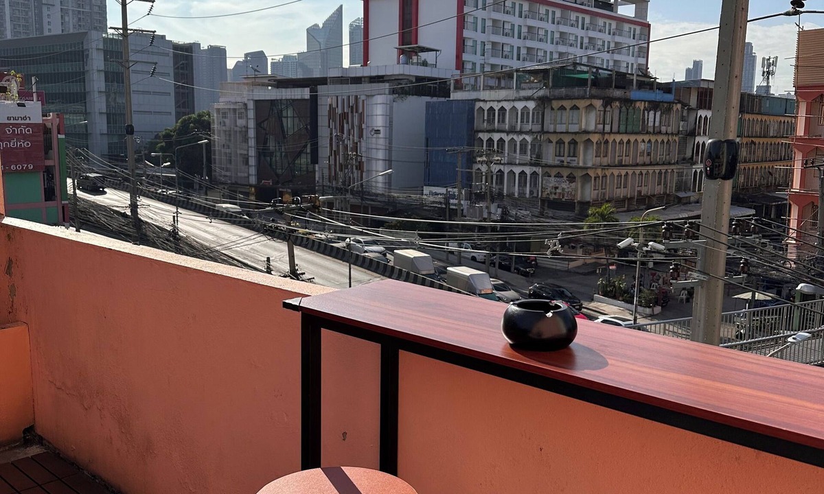 Rama 9 Apartment | Located at CBD Rama 9 convenience area. Private Room with Share bath