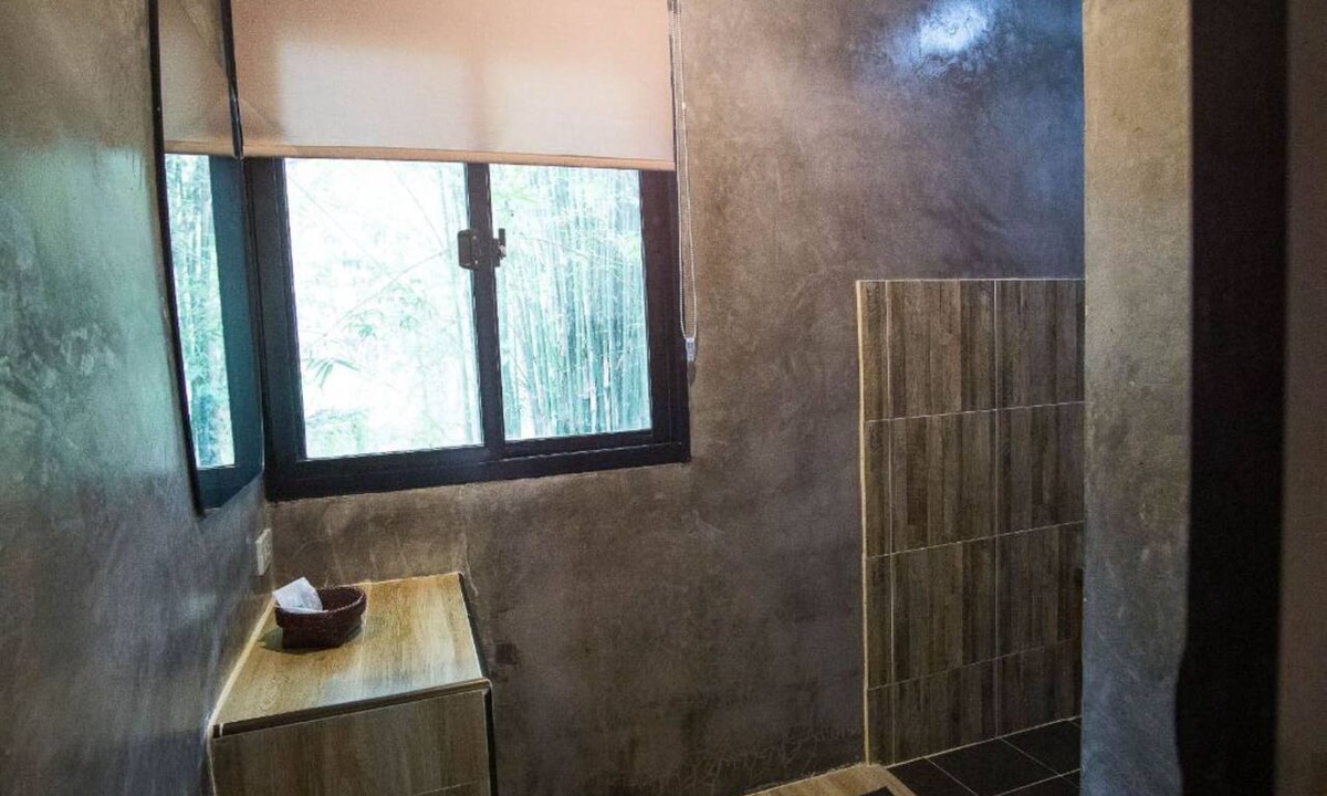 Si Racha Hotel | Long Lake Resort