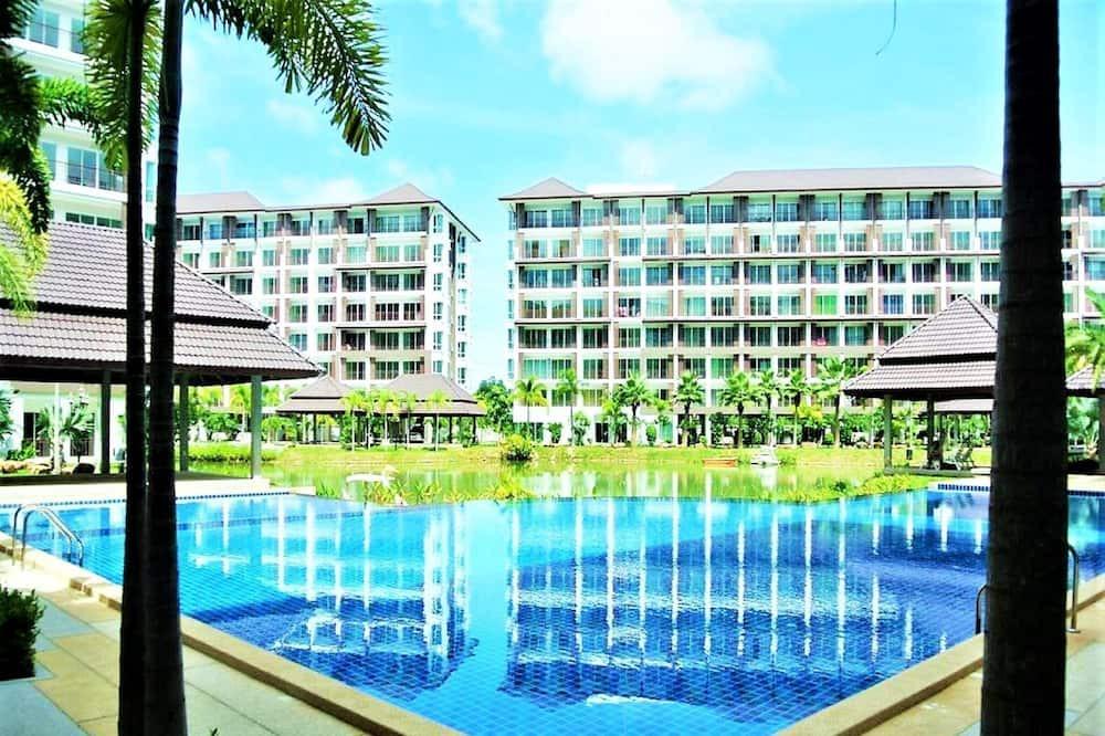 Sattahip Condo | Lovely beaches at Bangsaray & great resturants quiet location