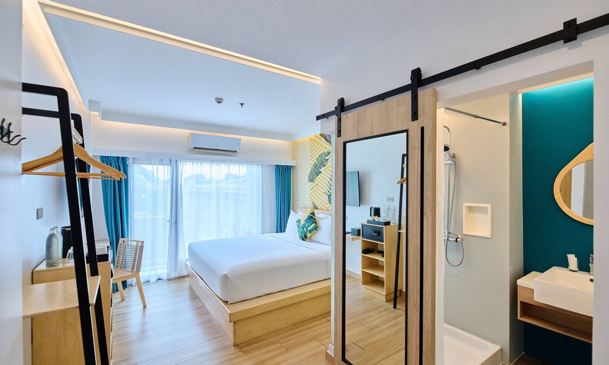 Chaweng City Center Hostel | Lub d Koh Samui Chaweng Beach - Beachfront Vibrant Social Vibe