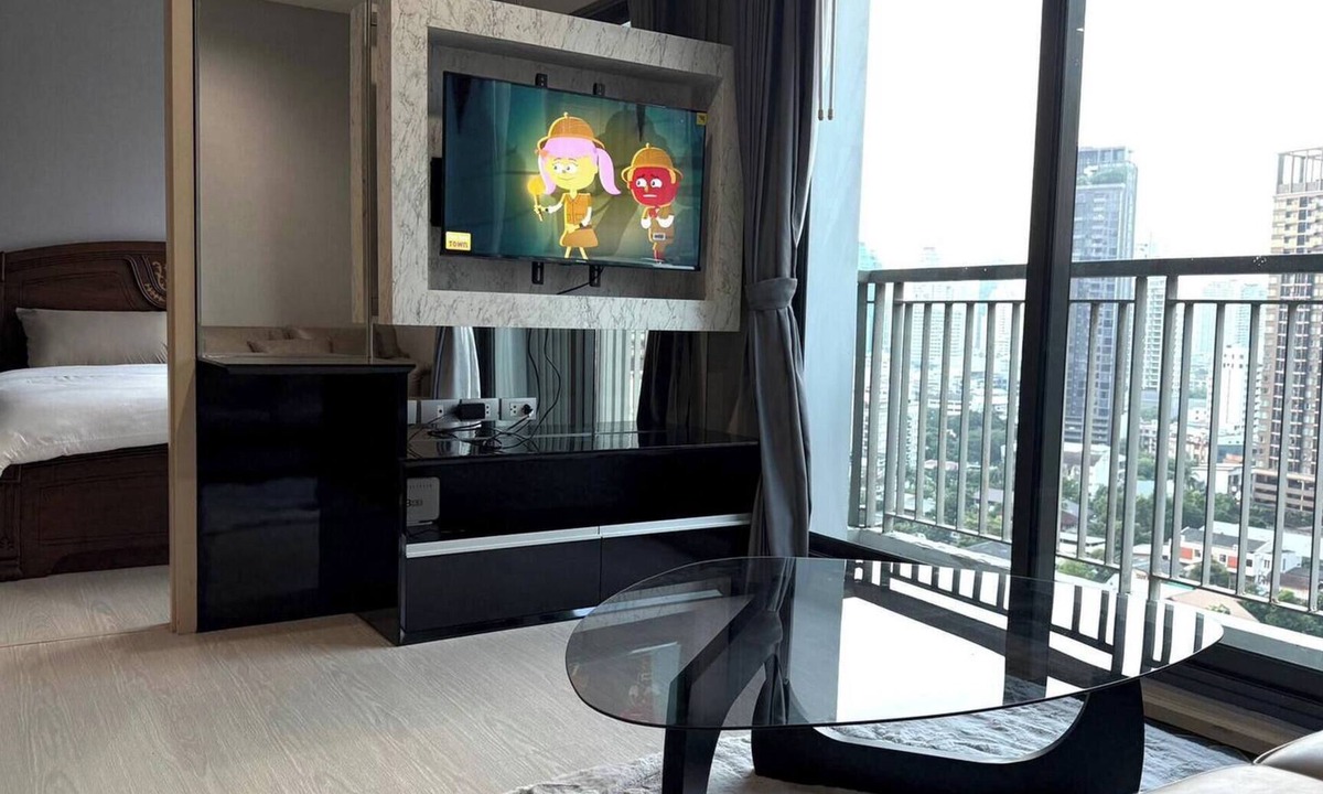 Sukhumvit Apartment | Luxurious 1-Bedroom Apartment Near BTS Thonglor, Bangkok