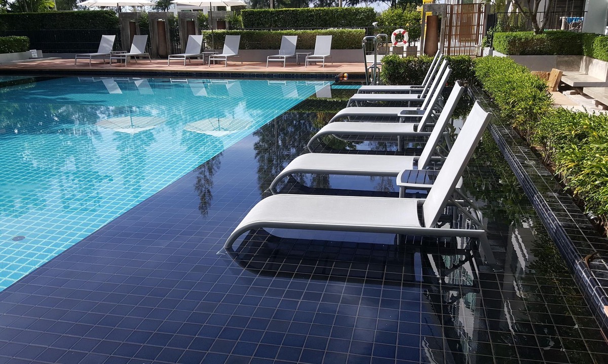 Nong Kae Apartment | Luxury 2 bed apartment - Golf Course, Pool, and partial sea views.