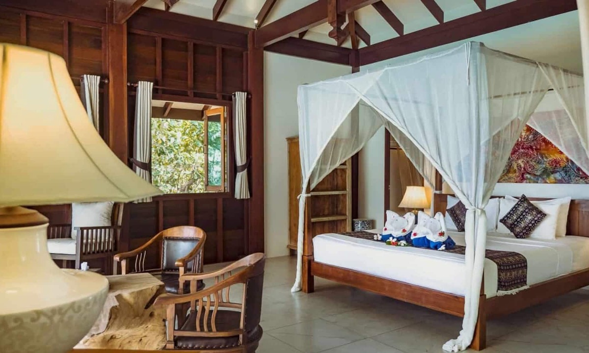 Nuea Khlong Villa | Luxury 3 Bedroom Pool Villa Baan Wajda !!