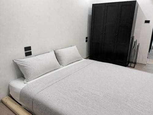 Khlong Toei Nuea Villa | Luxury 4BR Game Room Near BTS Asok Nana