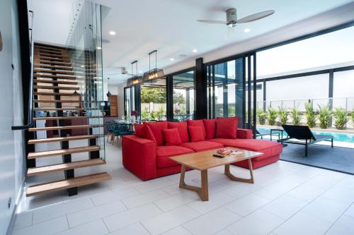 Ban Saiyuan Villa | LUXURY 4BR Oxygen Pool Villa Near Nai Harn Beach - Sunset Garden 7