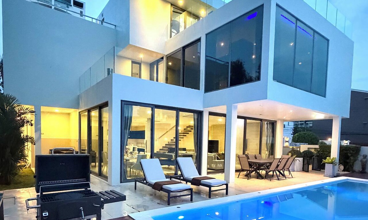 Pratumnak Hill House | Luxury 7-bedroom villa Pratamnak South Pattaya, 1.5k walking street, 900m beach