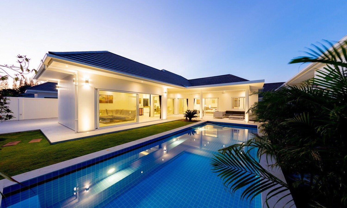 Hin Lek Fai Villa | Luxury pool villa Iris