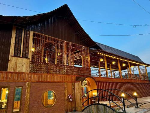 Ban Luang House | Mae Klang Luang Villa แม่กลางหลวงวิลล่า