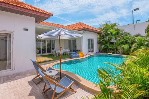 Pratumnak Hill Villa | Majestic Residence Pool Villas 3 Bedrooms Private Beach