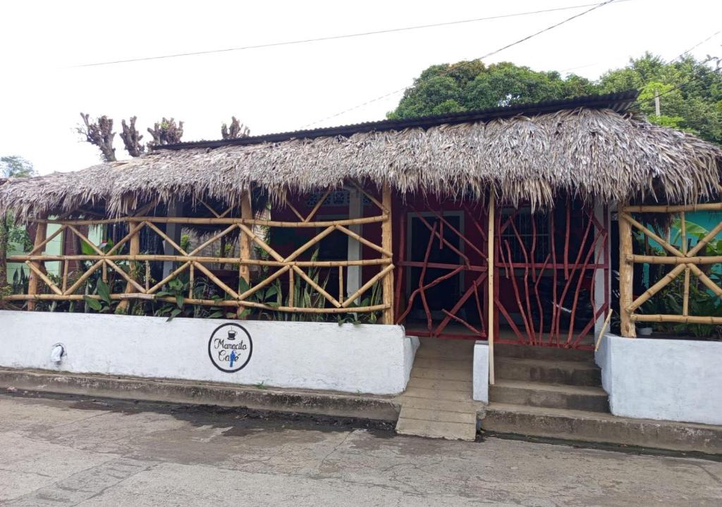Moyogalpa Hotel | mamacita cafe house