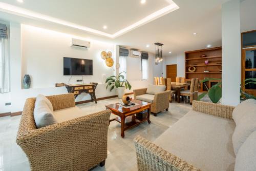 Hang Dong Villa | MarenaGardenVillaHangDong