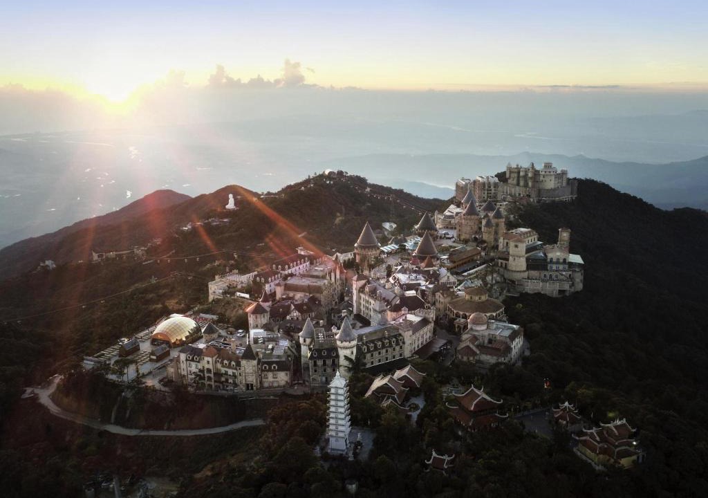 Hoa Vang Hotel | Mercure Danang French Village Bana Hills