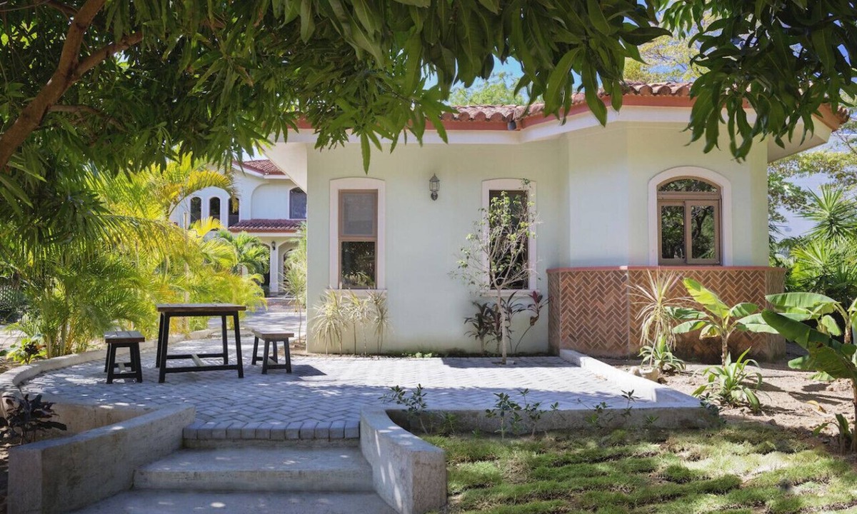 Playa Colorado Apartment | Mi Casita Soñada (Cozy Beachfront Studio)