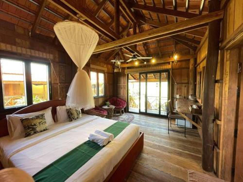 Kampot Resort | Mlis Kampot River