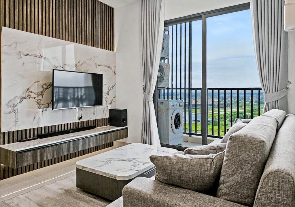 Ruessei Kaev Apartment | Modera Suites at Parkland Condo TK