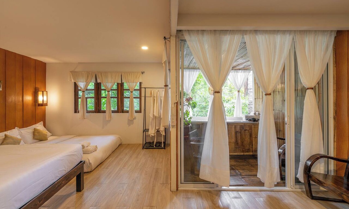 Mae On Hotel | Monruamsuk Homestay Cafe And Bistro