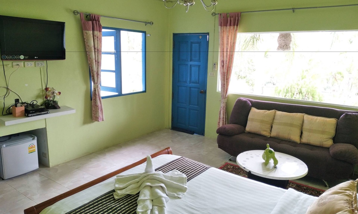 Ban Phe Hotel | Mountain Beach Resort
