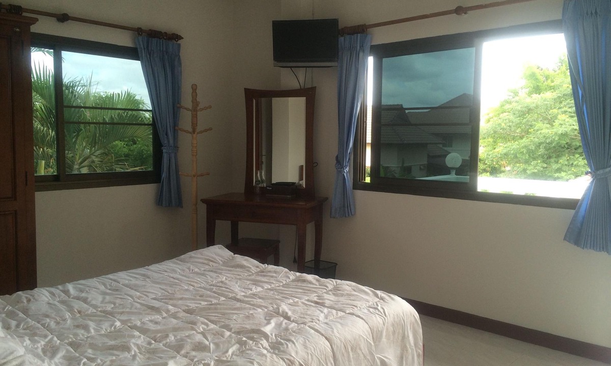 Pa Daet House | Mountain view room L, Near amenities