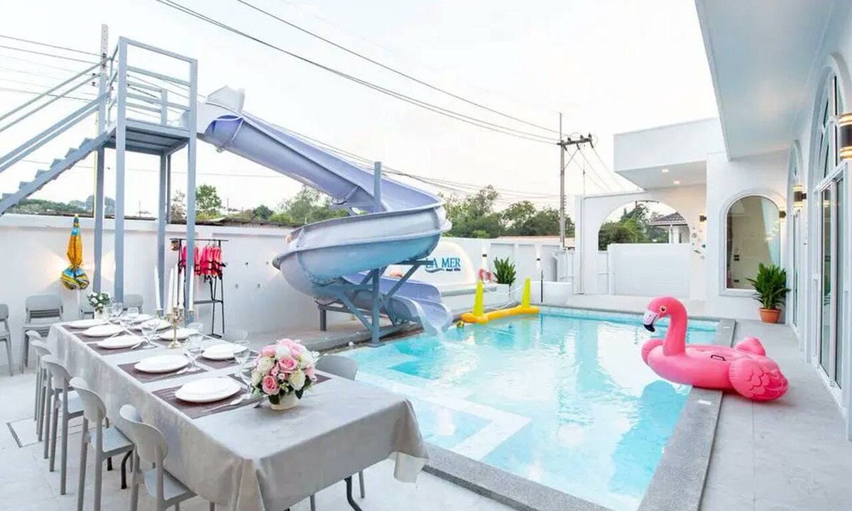 South Pattaya House | Na Jomtien 5BR Pool Villa · Karaoke And Games