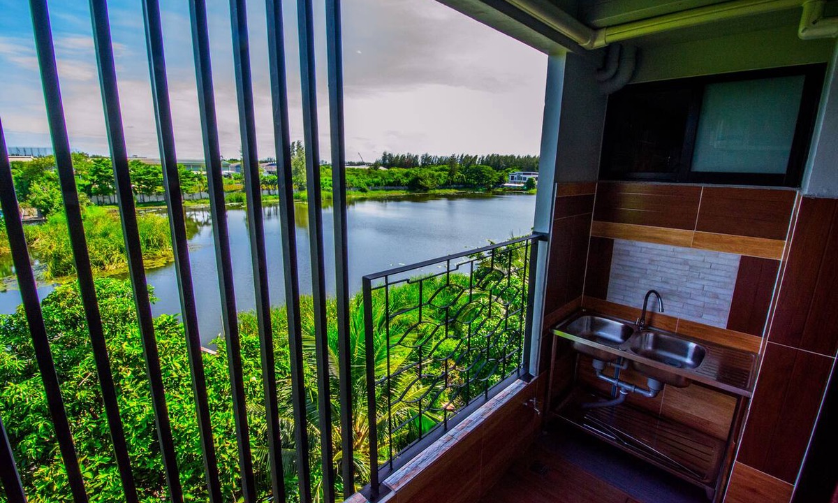 Racha Thewa Hotel | Na Siri Lakeview