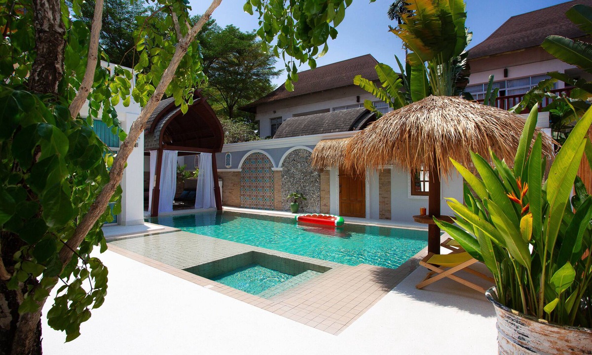 Na Chom Thian Villa | Nagawari Art Maldives BBQ Pattaya Villa