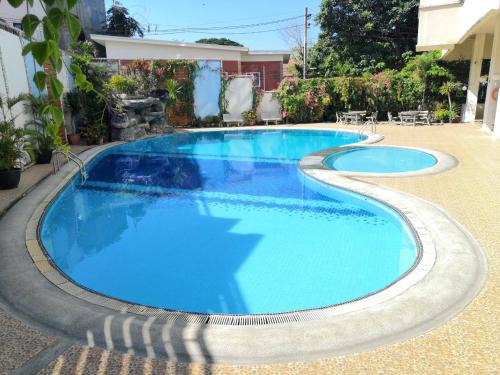 Wat Ket Apartment | Near old city,Nimman,night Bazaar swimming pool apartment