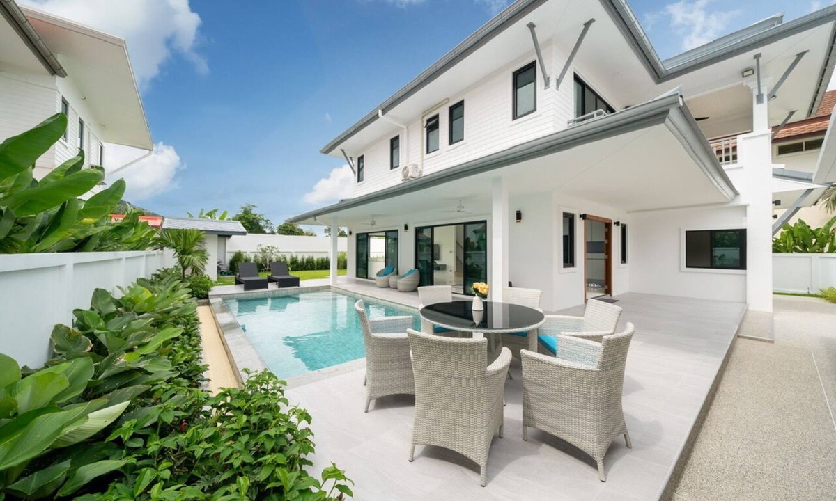 Si Sunthon Villa | New & Luxurious Bangtao 4Bed Private Pool Villa