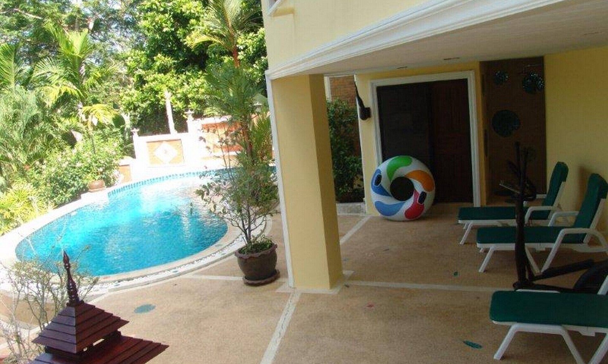 Ban Sakhu Villa | Niche villa on a mountainside with infinity pool