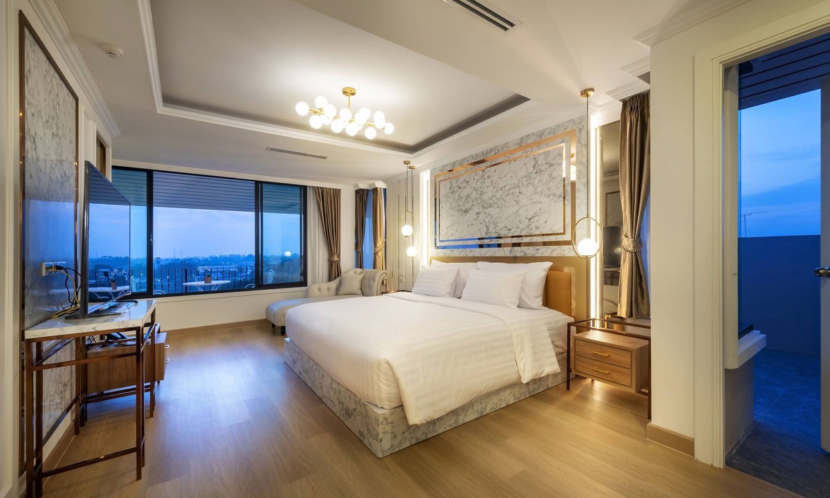 Ban Pong Hotel | Nine River Hotel