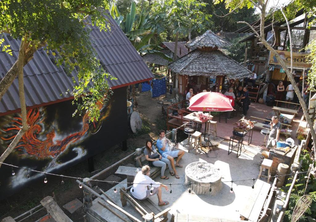 Pai Hostel | Pai River Jam Hostel & Campground