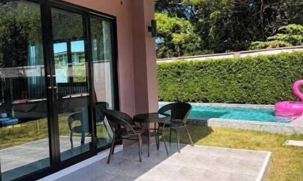 Huai Yai House | Paradise Away From Home | Elegant Lakeview Villa with Pool in Central Pattaya