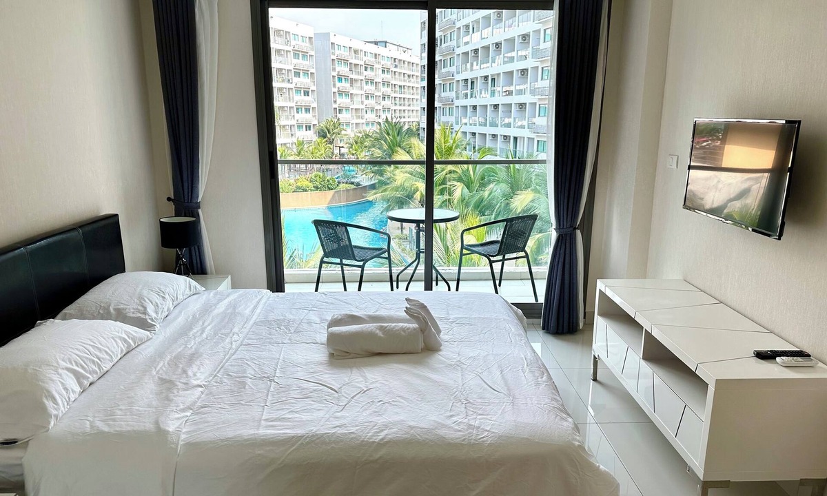 South Pattaya Apartment | Pool View Studio in Pattaya Laguna Beach Resort 3