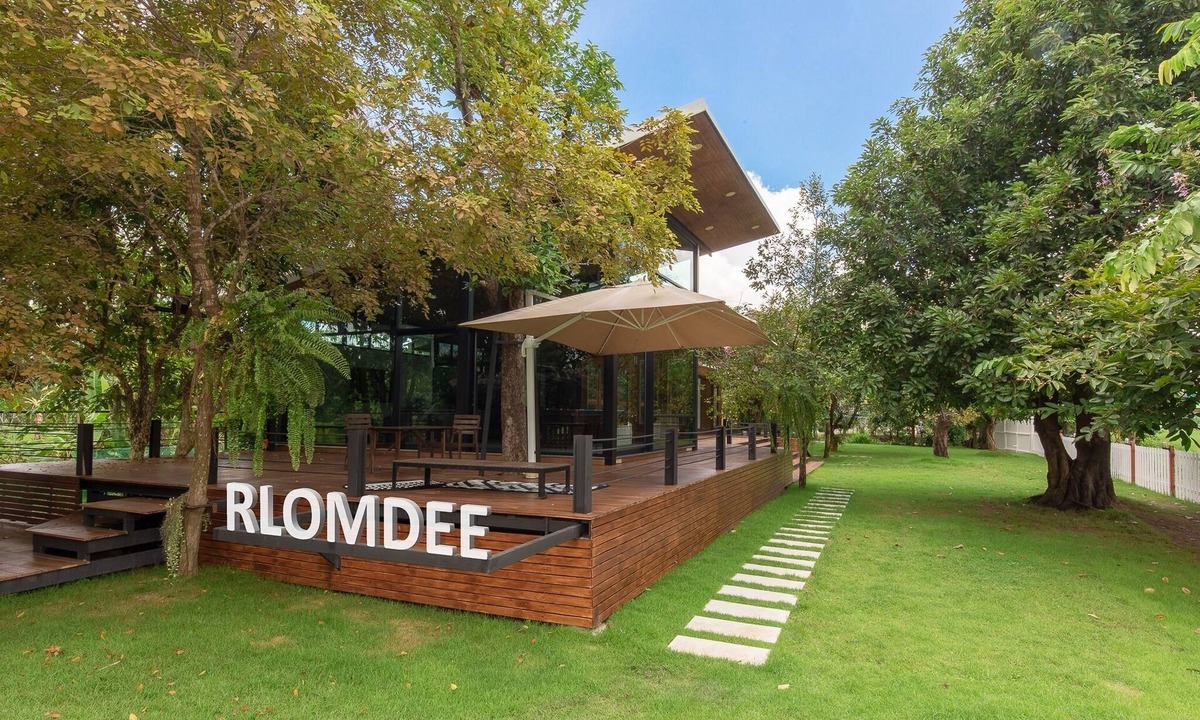 Nong Chok Villa | Private garden villa, pool table, basketball court